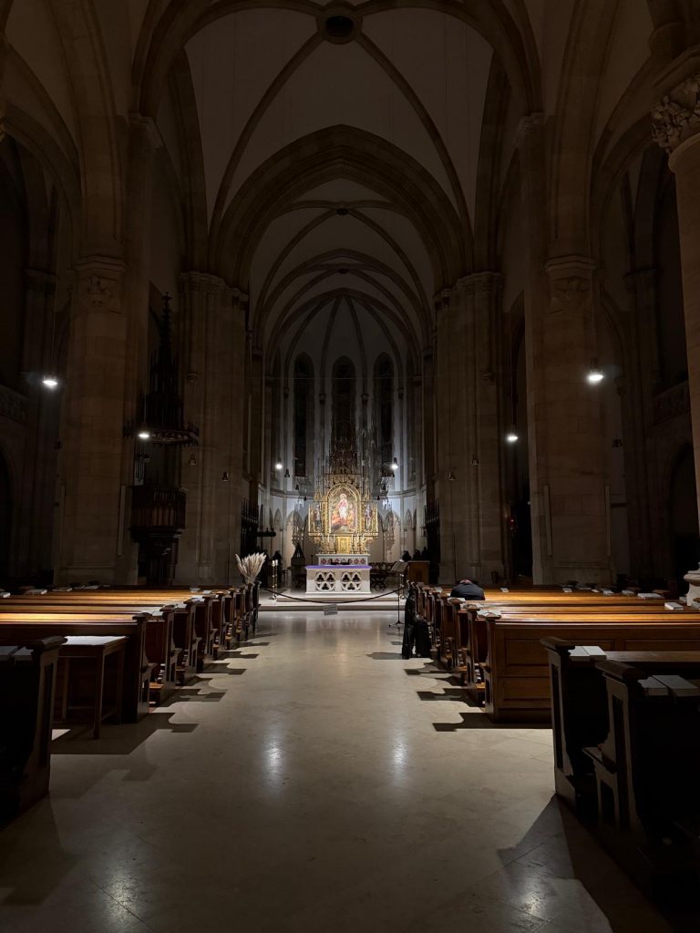 Sankt Elisabeth von innen